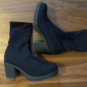 Vagabond Black 'Grace' pull-on knit boost